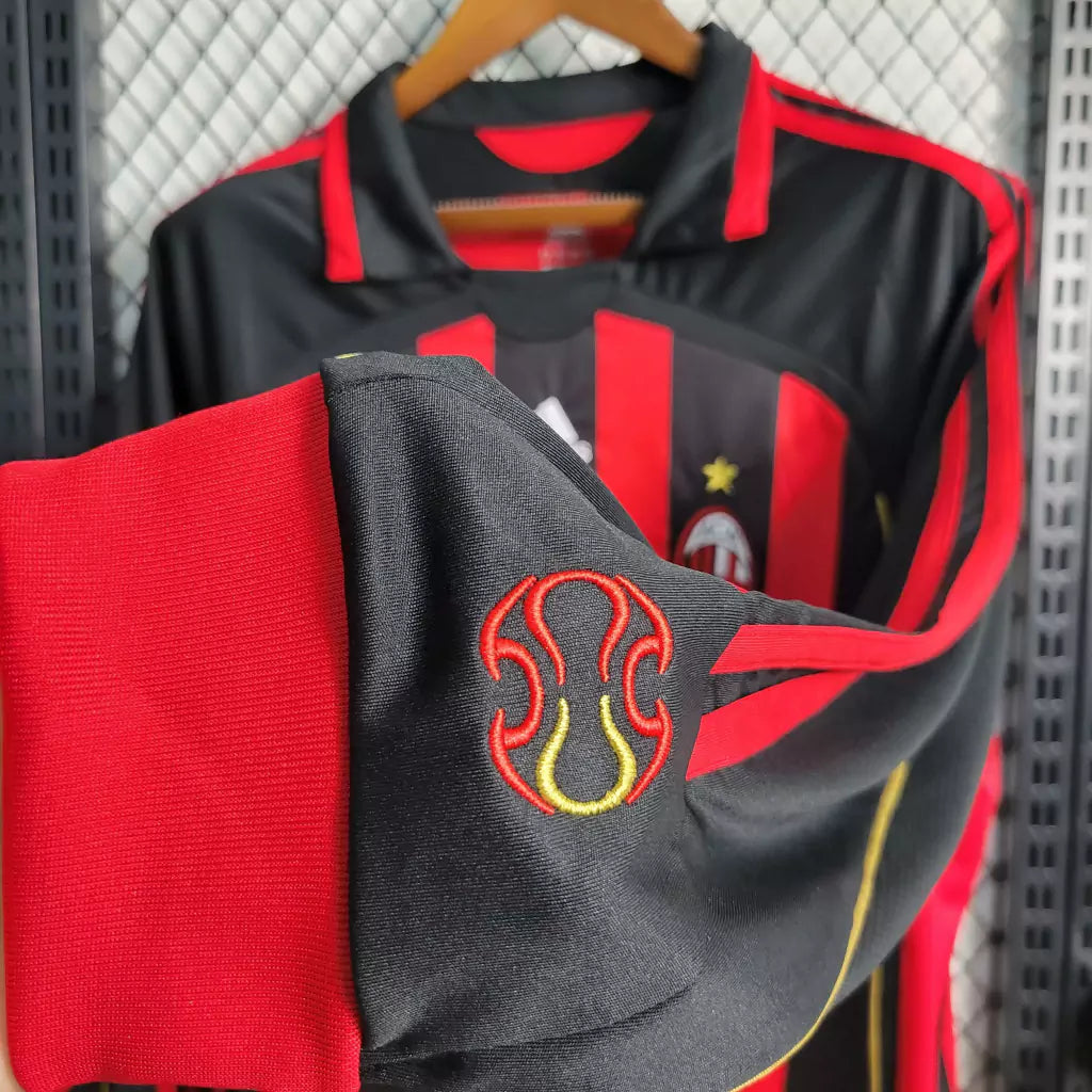 Camisa Retrô Milan I Home 2006/07 Masculino Manga Longa Vermelho e Preto