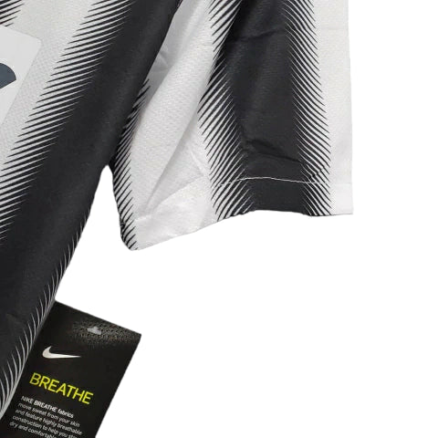 Camisa Juventus Retrô 2011/2012 Preta e Branca