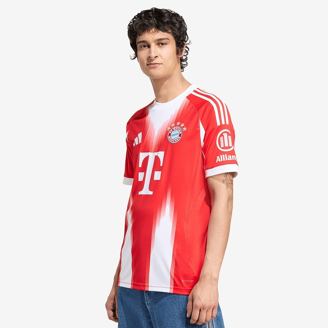 Camisa Torcedor Masculina Bayern de Munique I 2025/2026