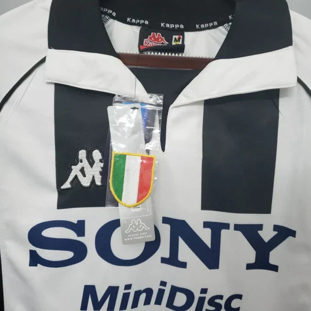 Camisa Juventus Retrô 1997/1998 Preta e Branca