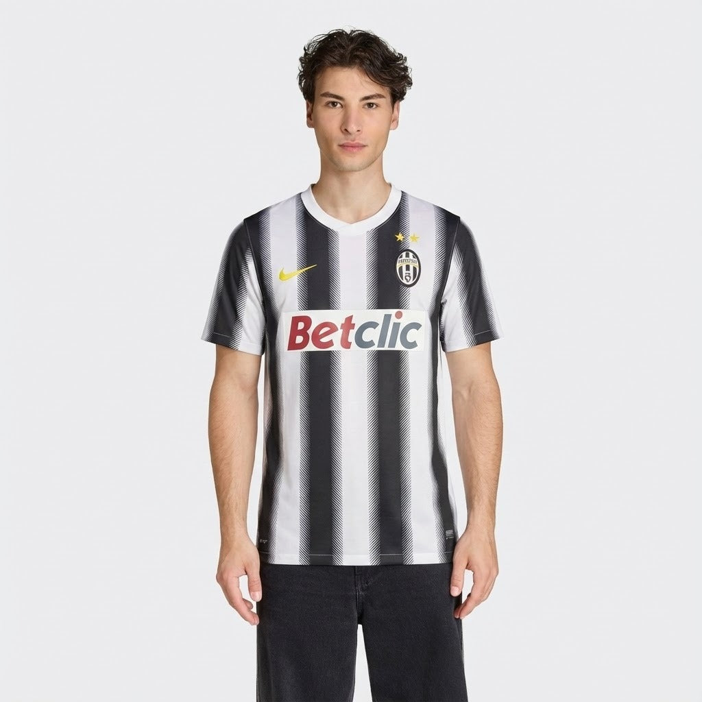 Camisa Retrô Torcedor Masculina Juventus I 2011