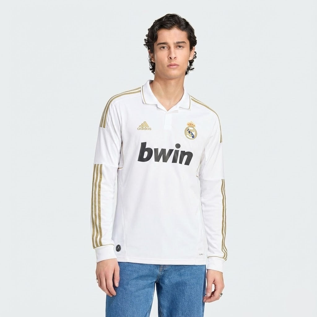 Camisa Manga Longa Retrô Torcedor Masculina Real Madrid I 2011