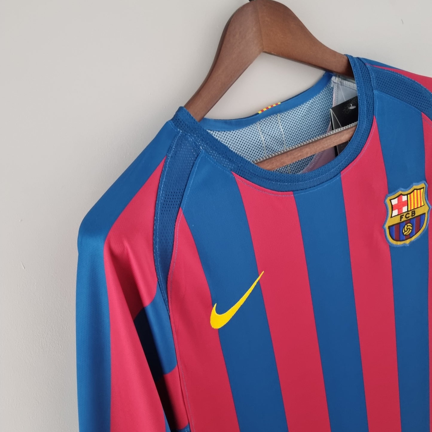 Camisa Manga Longa Torcedor Masculina Barcelona 2005/2006 Grená