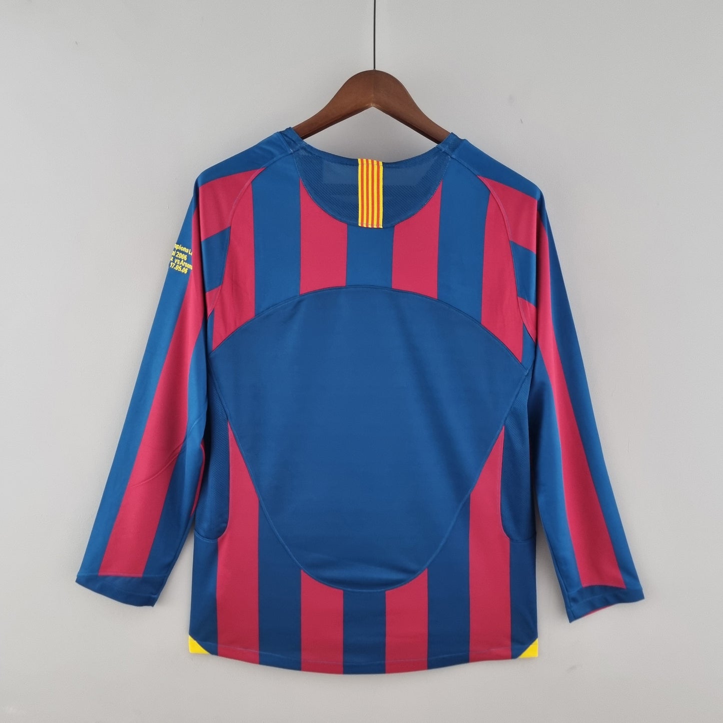 Camisa Manga Longa Torcedor Masculina Barcelona 2005/2006 Grená