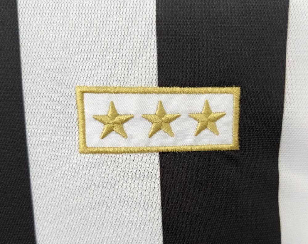 Camisa Retrô Torcedor Masculina Juventus 2017