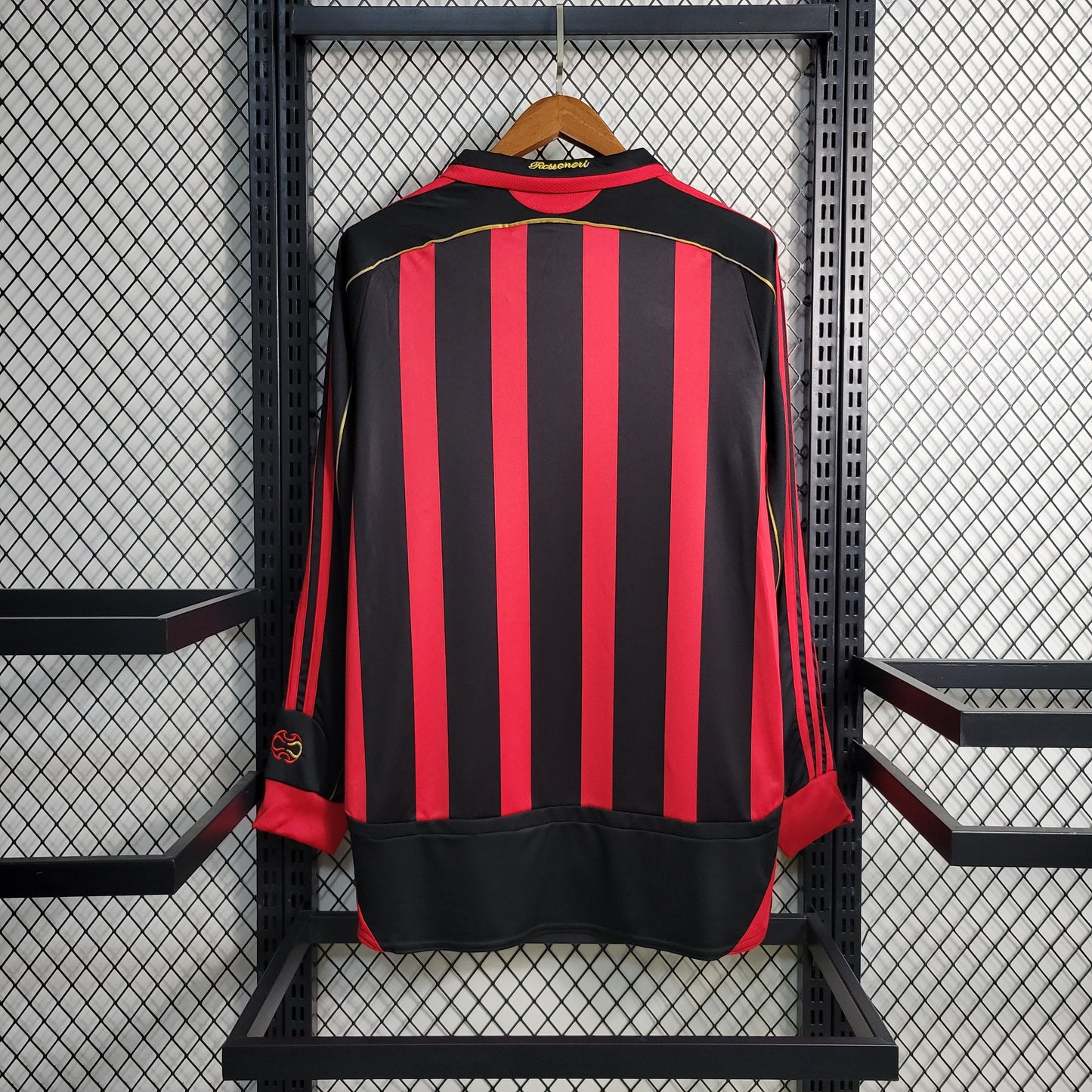 Camisa Retrô Milan I Home 2006/07 Masculino Manga Longa Vermelho e Preto
