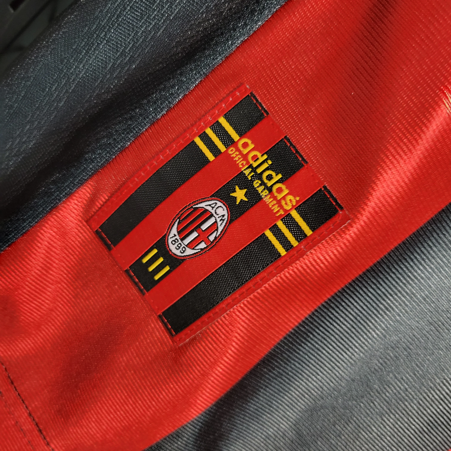 Camisa Retrô Torcedor Masculina Milan I 1998