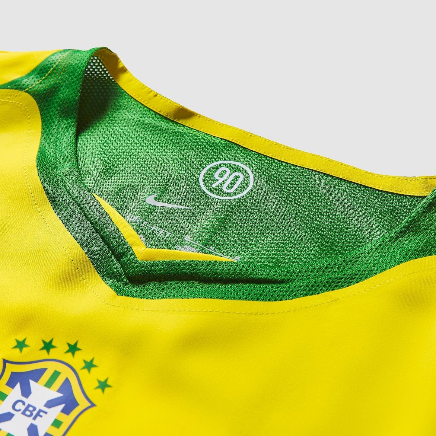 Camisa Retrô Torcedor Masculina Brasil 2004 Total 90 Ronaldinho