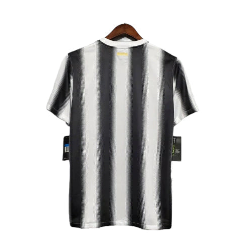 Camisa Juventus Retrô 2011/2012 Preta e Branca