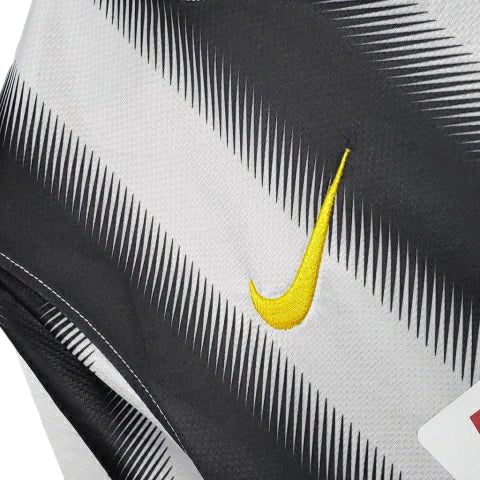 Camisa Juventus Retrô 2011/2012 Preta e Branca
