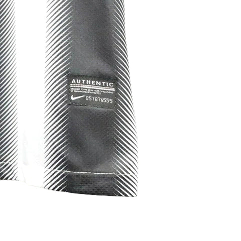Camisa Juventus Retrô 2011/2012 Preta e Branca