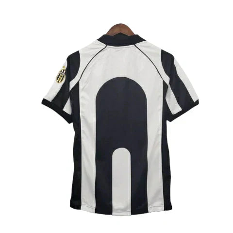 Camisa Juventus Retrô 1997/1998 Preta e Branca